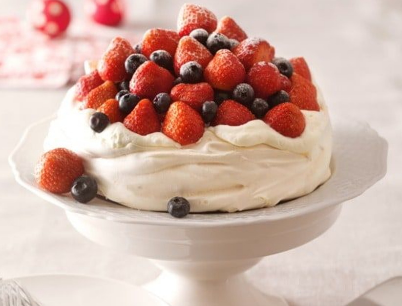 The Perfect Christmas Pavlova 