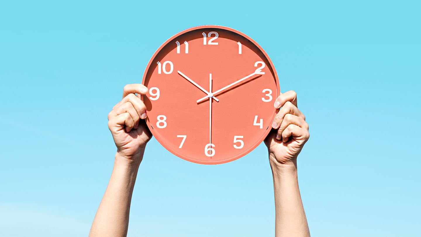 Daylight Saving Reminder: Set Your Clocks Back!